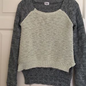 SPRING CLEANING Two tone hi-lo knit sweater