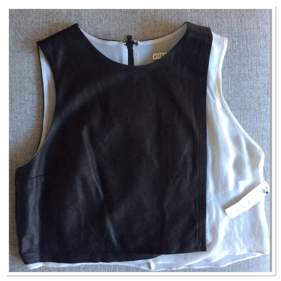 SOLD ON AKZNYC - Picture 2 of 4