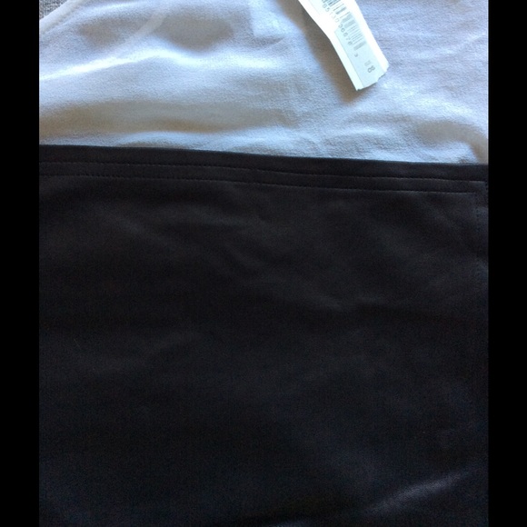 SOLD ON AKZNYC - Picture 4 of 4