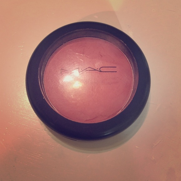MAC Mocha Powder Blush