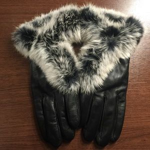 Leather and fur black Italian gloves