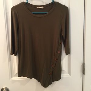 Quarter length sleeve shirt