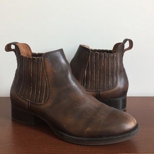 Ariat Weekender brown leather boots