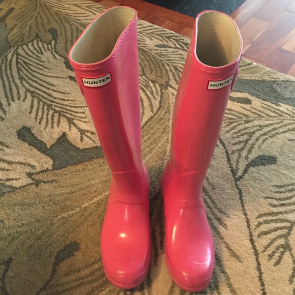 Hunter Tall Wellies size US7M/8F. Pink gloss