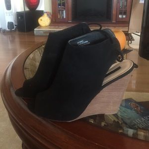 Black open toe wedges