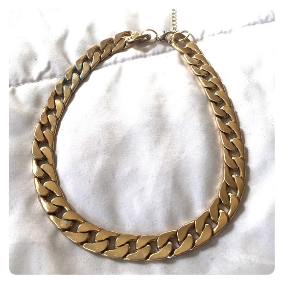 Gold link necklace