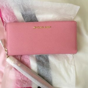 Michael Kors Jet Set Pink Travel Wallet