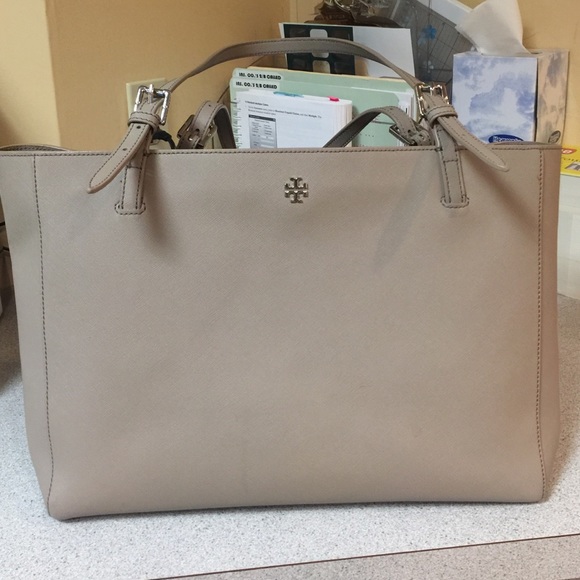 Tory Burch Handbags - Tory burch York tote