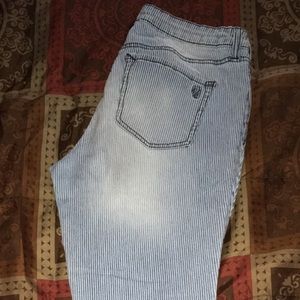 Jessica Simpson Jegging