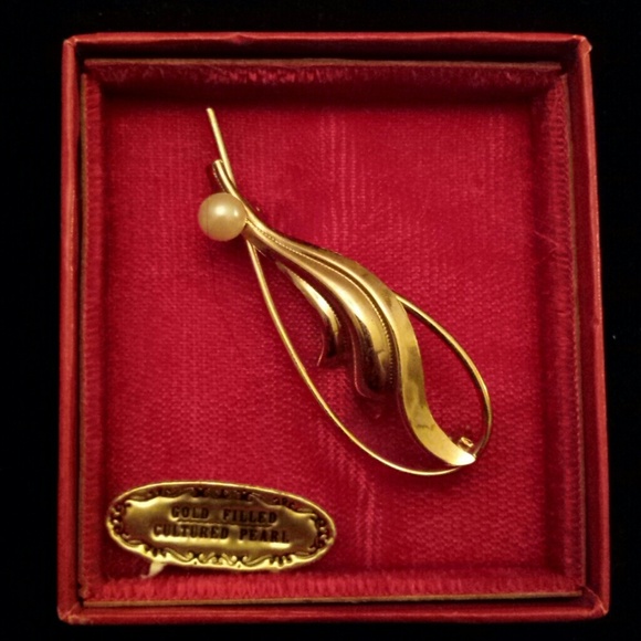 Vintage Gold Filled Cultured Pearl Brooch