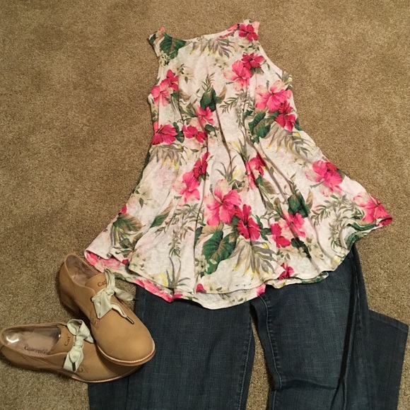 NWOT floral tunic - Picture 1 of 3