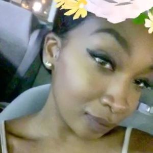 Meet your Posher, Alexia