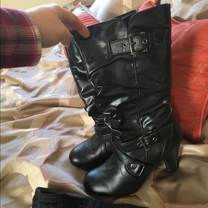 Boots size 7