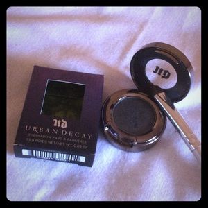 Urban Decay Eyeshadow Gunmetal