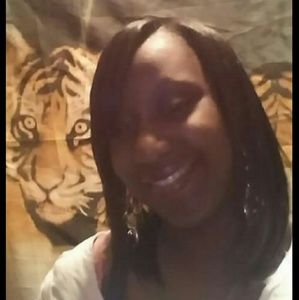 Meet your Posher, Latoya