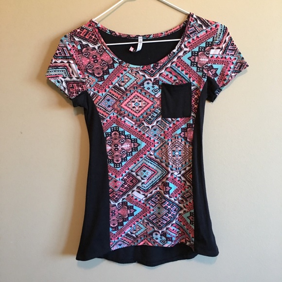 Discreet Top - Picture 2 of 3