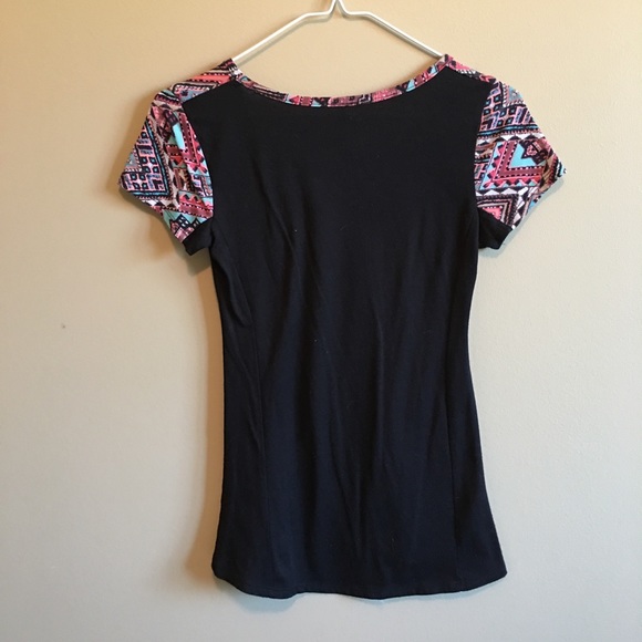 Discreet Top - Picture 3 of 3