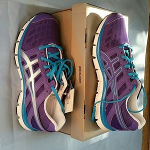 NIB purple ASICS running shoes size 8