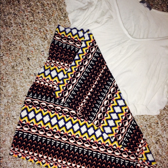 Women's Tribal Print Mini Skirt Size Medium - Picture 1 of 2