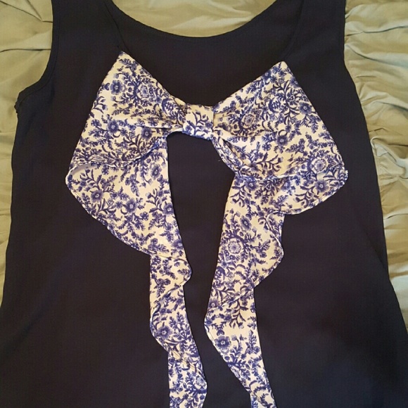 Blue tanktop
