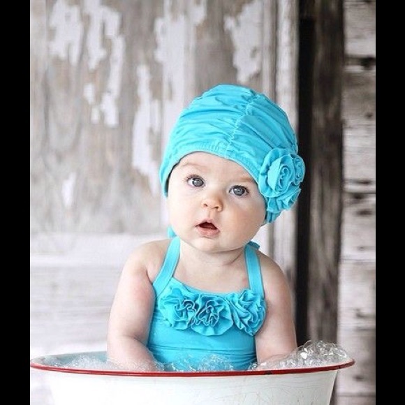 Follow us - Picture 3 of 4