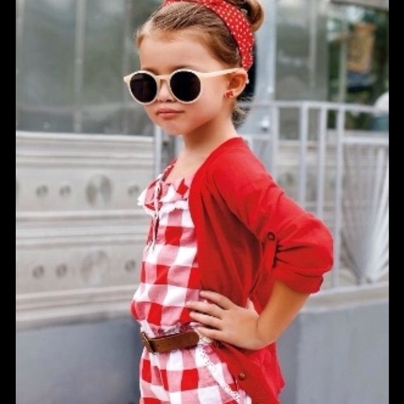 Follow us - Picture 4 of 4