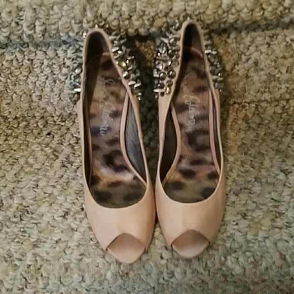Sam Edelman Nude Spike Pumps