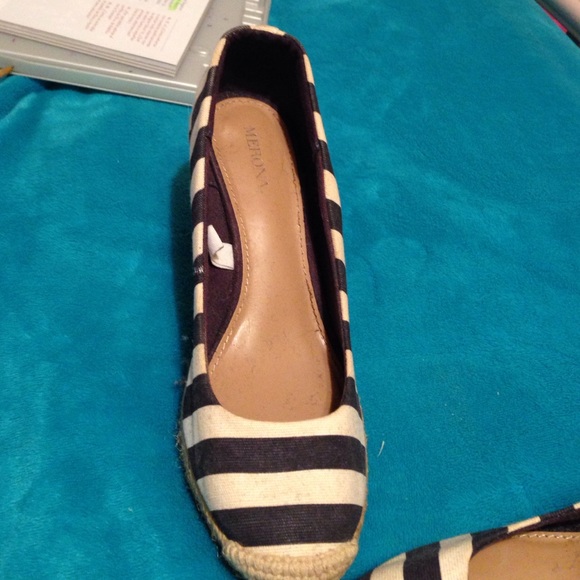 Striped shoes - Picture 3 of 3
