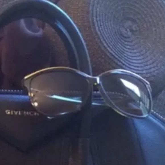 Authentic GUCCI sunglasses