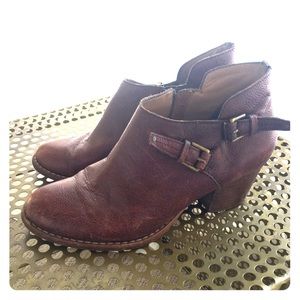 Anthropologie leather ankle boots Size 8.5 heel 2"
