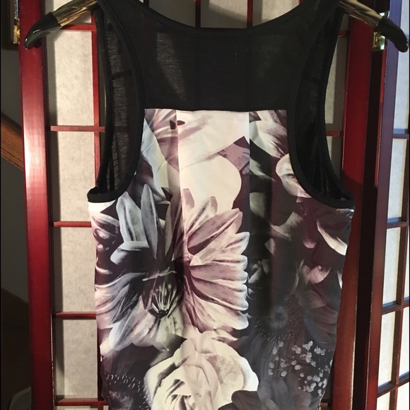 American Eagle Happy Hour Tank high low hem black
