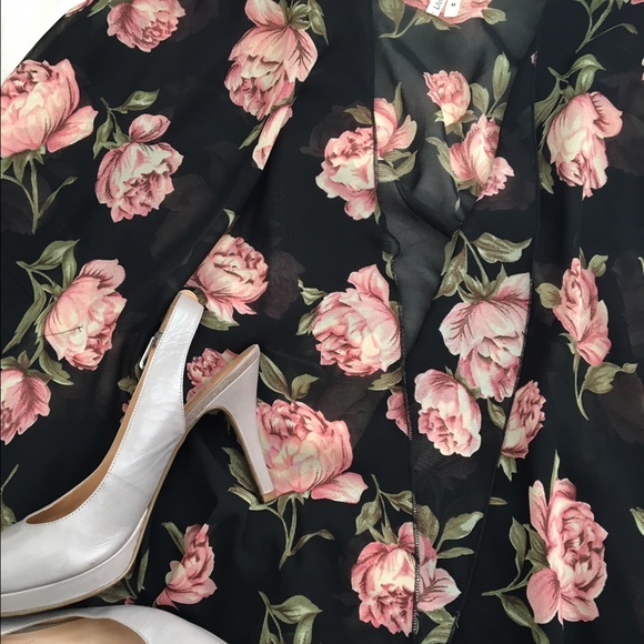 Tops - Black floral kimono