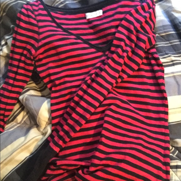 Long sleeve V neck shirt👀❣