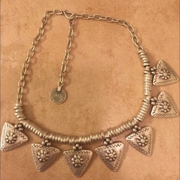 I the flower necklace