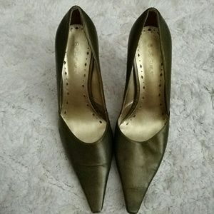 Green bcbg heels