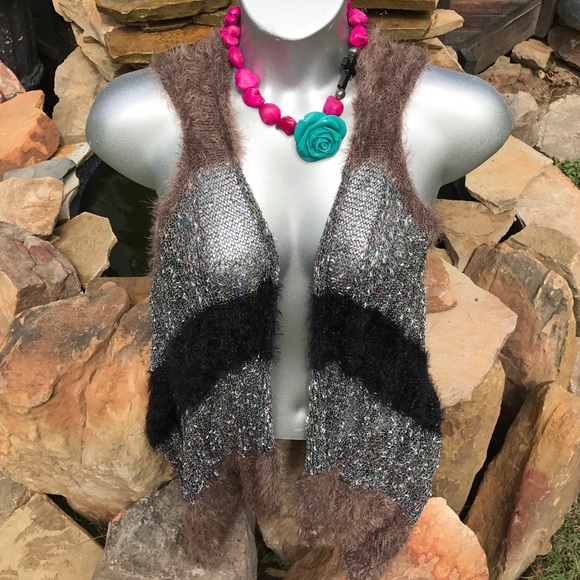 Mirror Image 👯‍♂️sweater cover/vest L