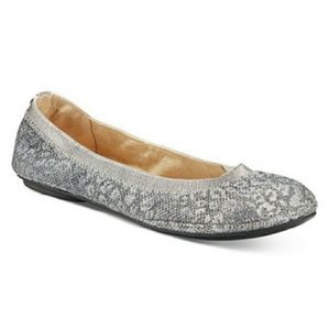 REDUCED!! Bandolino Silver Flats