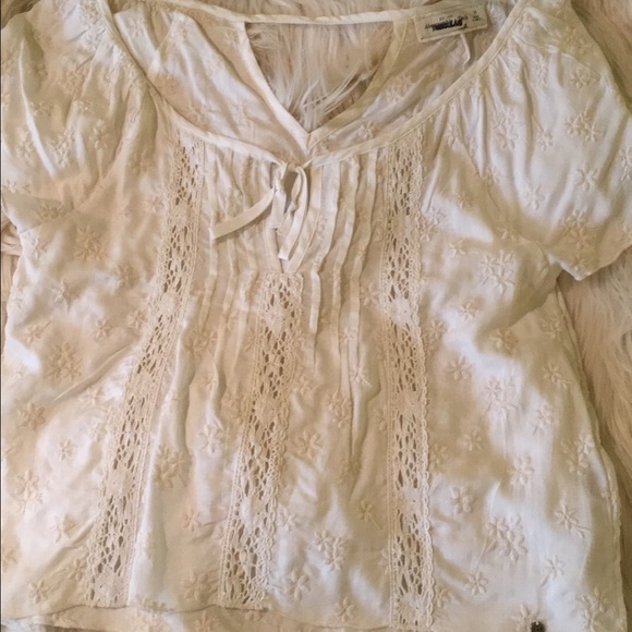 Abercrombie & Fitch size M cream top