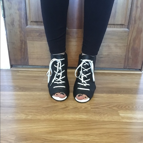 JUICY COUTURE lace up heels