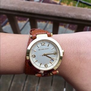 MICHAEL KORS Runway Leather Double Wrap Watch