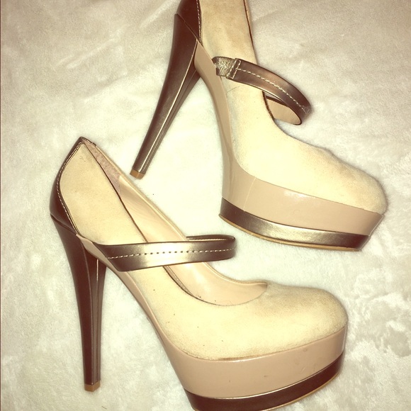 Jessica Simpson Nude heel - Picture 1 of 2