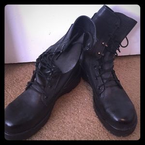 Black Ladies combat/hiking boots - military grade
