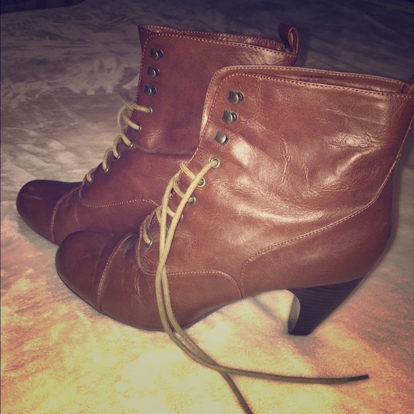 Elle low heel bootie