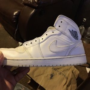 Air Jordan 1 white