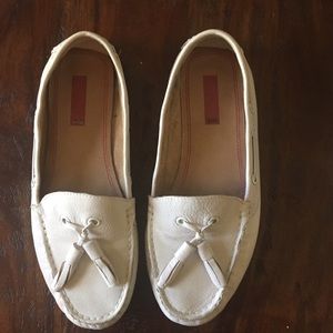 5/48 white leather loafers with a lime green sole