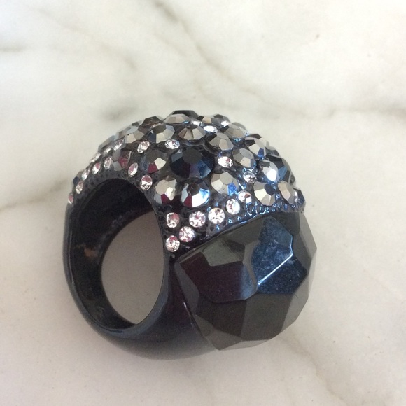 Banana Republic Black Rhinestone Statement Ring 6 - Picture 3 of 4