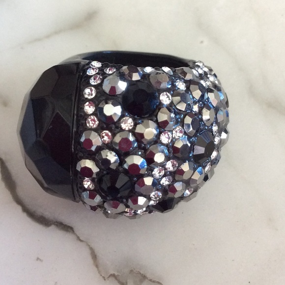 Banana Republic Black Rhinestone Statement Ring 6 - Picture 1 of 4