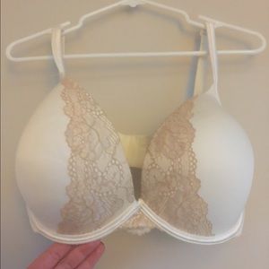 Push up bra with lace details