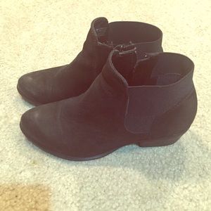 Black Steve Madden booties