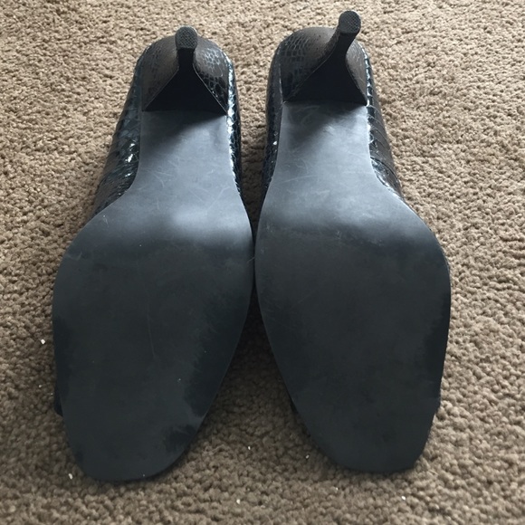 Shoes - Picture 3 of 3